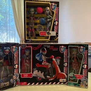 Rare-2011/2012-Monster High Original Ultimate Ghoulia Yelps bundle with Scooter